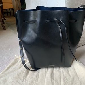 Mansur Gavriel large bucket tote in black / blu